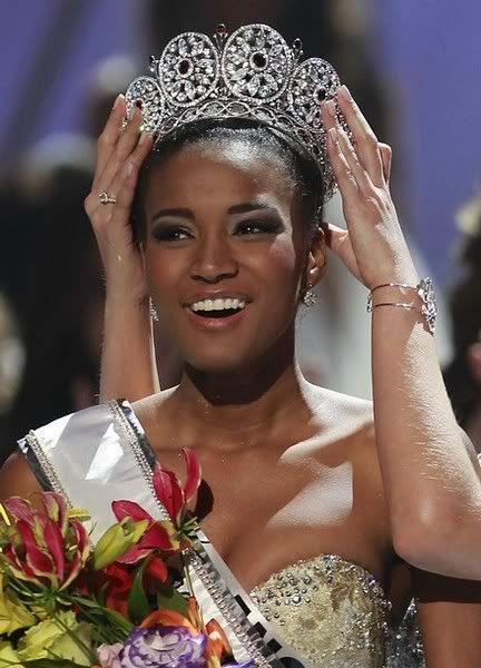 Leila Lopes Of Angola Crowned Miss Universe 2011